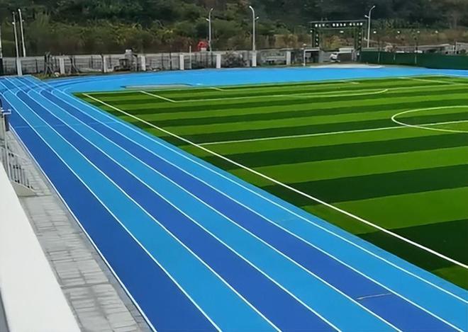 广完美体育东塑胶跑道丨乔师傅案例精选-溧阳市南京师范大学附属小学(图1)