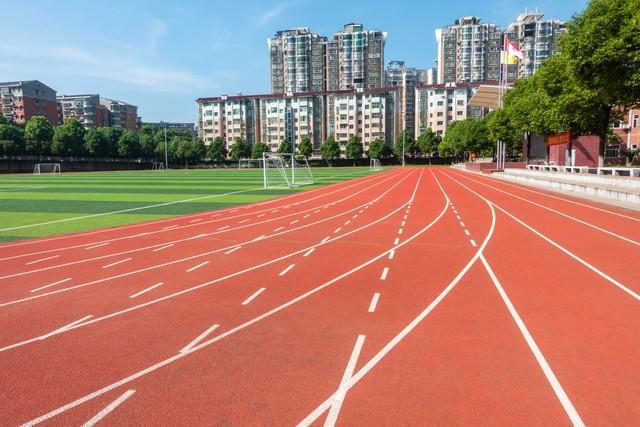完美体育塑胶跑道一格有多宽(图2)