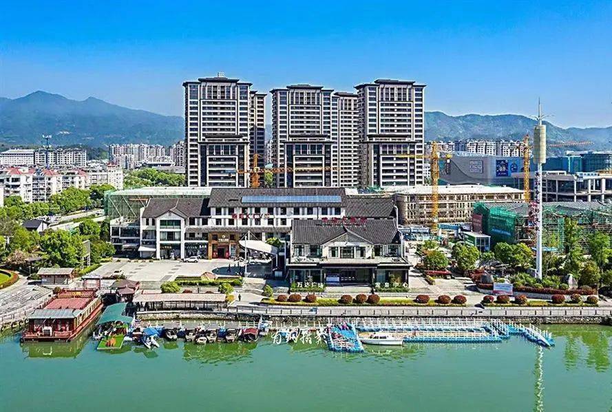 走出家门就能跑步完美体育龙泉将新添一条塑胶跑道(图2) 走出家门就能跑步完美体育龙泉将新添一条塑胶跑道(图2)
