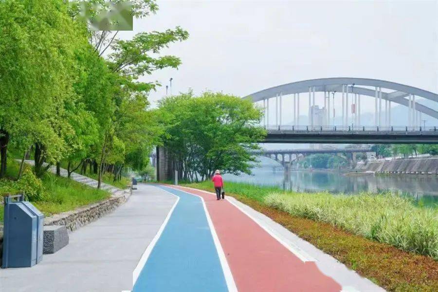 走出家门就能跑步完美体育龙泉将新添一条塑胶跑道(图3) 走出家门就能跑步完美体育龙泉将新添一条塑胶跑道(图3)