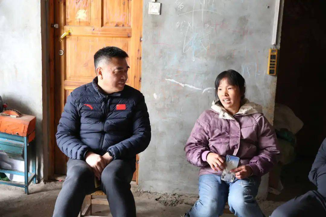 省体育局赴安龙县笃山镇开展全民健身设施建设调研暨“双联双促”工作(图2)
