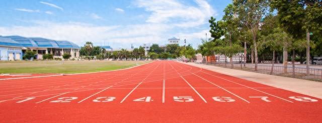塑胶跑道制作周期的估算(图1) 塑胶跑道制作周期的估算(图1)