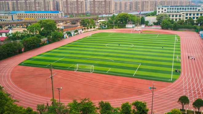 塑胶跑道第完美体育二道工序是什么(图6) 塑胶跑道第完美体育二道工序是什么(图6)