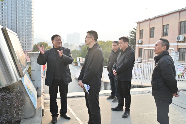 完美体育茅箭区：副区长陈剑飞实地调研茅箭区实验学校对口协作项目工作(图3)
