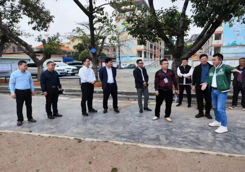 省教育厅调研组到完美体育清远调研指导学校体育场地设施建设(图2)